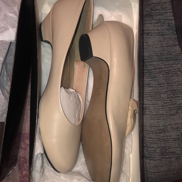 Shoes - Picture 2 of 2